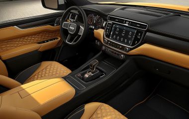 Jeep Grand Cherokee 6.2 AT Trackhawk - мощь и производительность