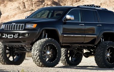 Jeep Grand Cherokee 4.7 V8 - мощность и стиль для вашего приключения