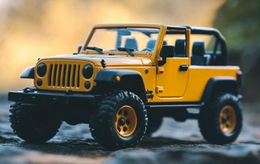 Желтый Jeep Wrangler - Ваш идеальный джип для приключений